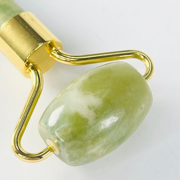 Jade Facial Eye Contour De-puffing Massaging Roller Tool Smooth Cooling New - Picture 3 of 4
